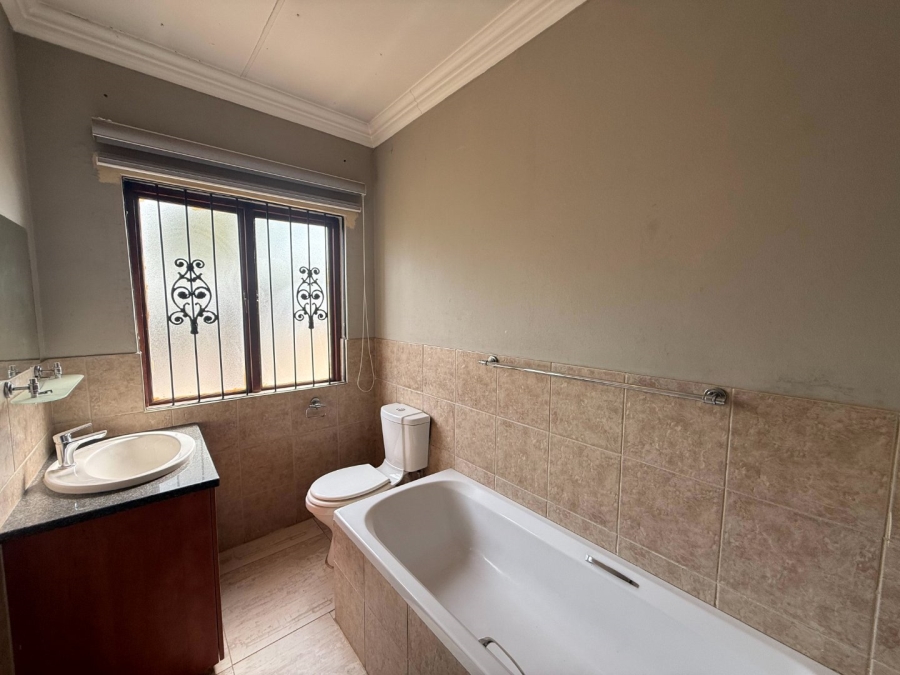 4 Bedroom Property for Sale in Melodie North West